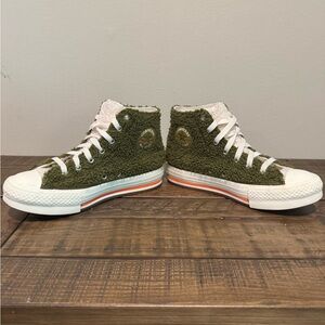 Converse Women’s6/Mens4 Olive Fuzzy Sneakers